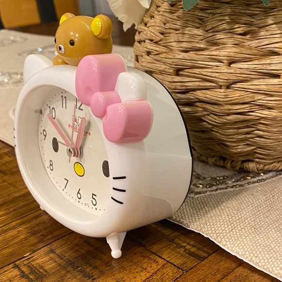 Hello Kitty Clock with Pink Bow and Bear - Picture 7 of 9